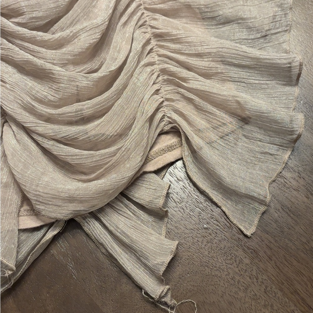 Vicinity Champagne Ruched Blouse - Picture 4 of 5